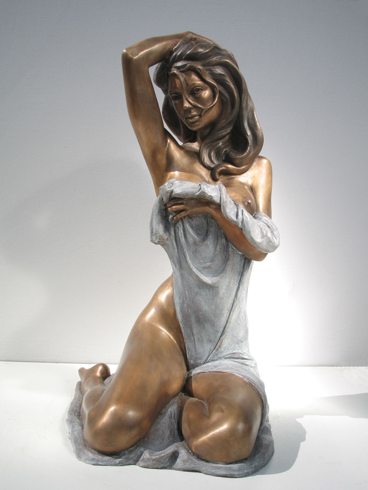 Bronze-statue-of-woman-figurines-artistic-nudes-Dafne-a-year-2001-sl