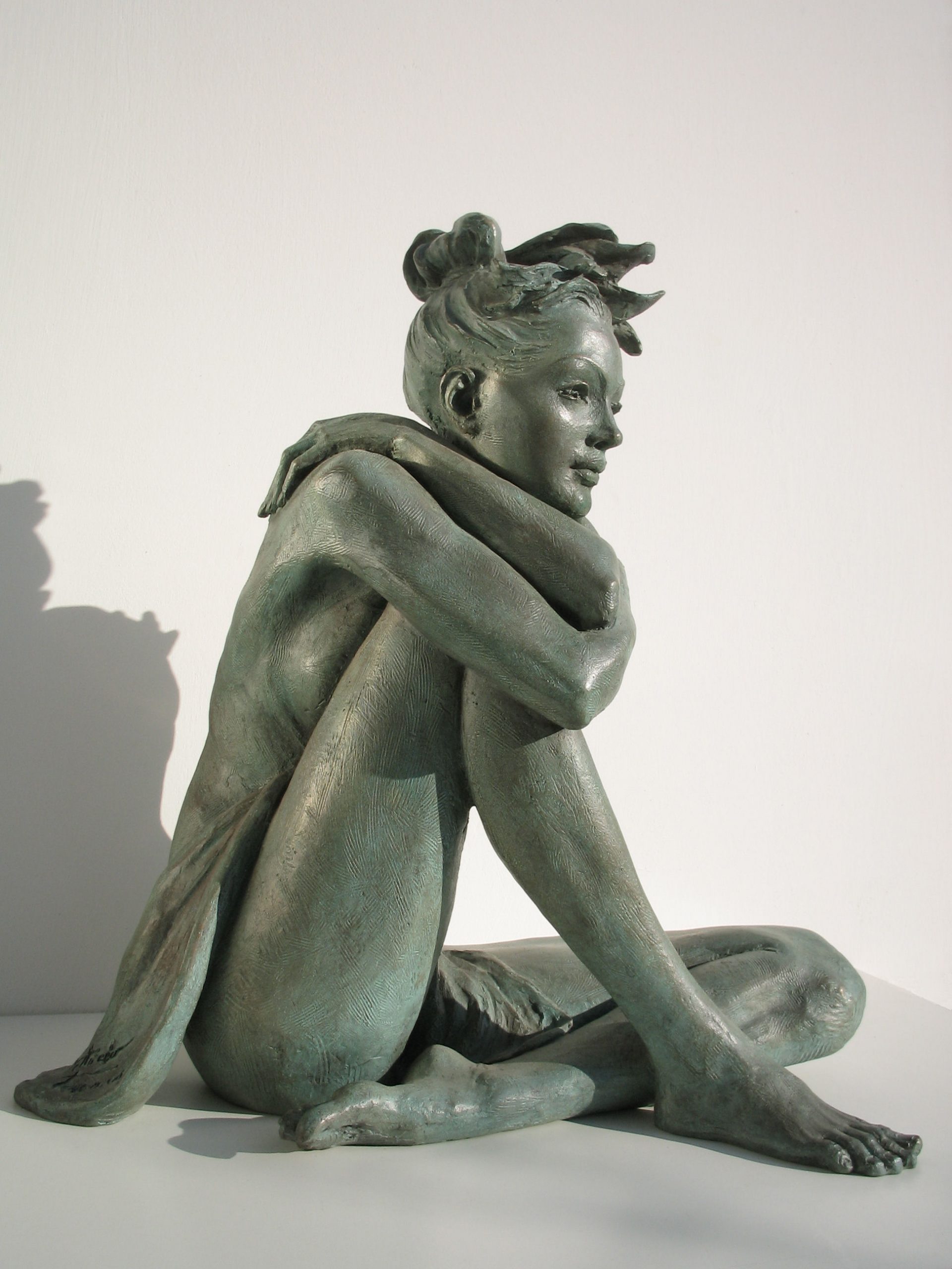 Bronze-statues-of-women-sculptures-artistic-female-nudes-code-85-b-Girl-In-Love-cm44x43x22-year-1998