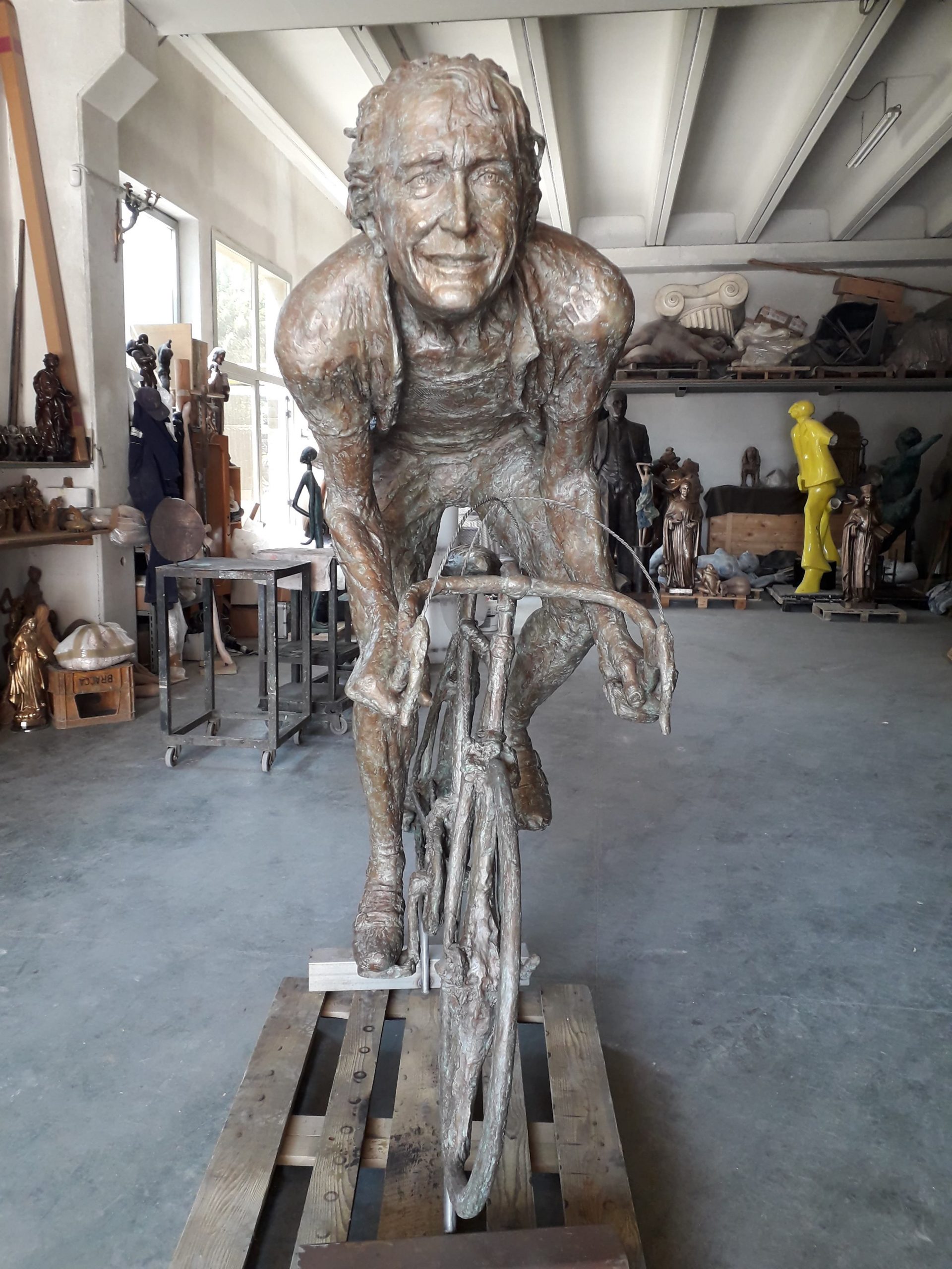 life-size-bronze-statues-large-giant-custom-sculptures-for-sale-10