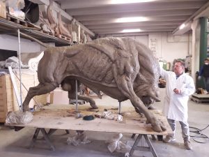 bronze-bull-custom-sculptures-large-life-size-statuette-for-sale02