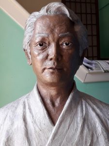 bronze-bust-custom-sculptures-statue-from-photo-personalized-memorial-statue-04