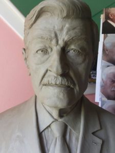 bronze-bust-custom-sculptures-statue-from-photo-personalized-memorial-statue-09